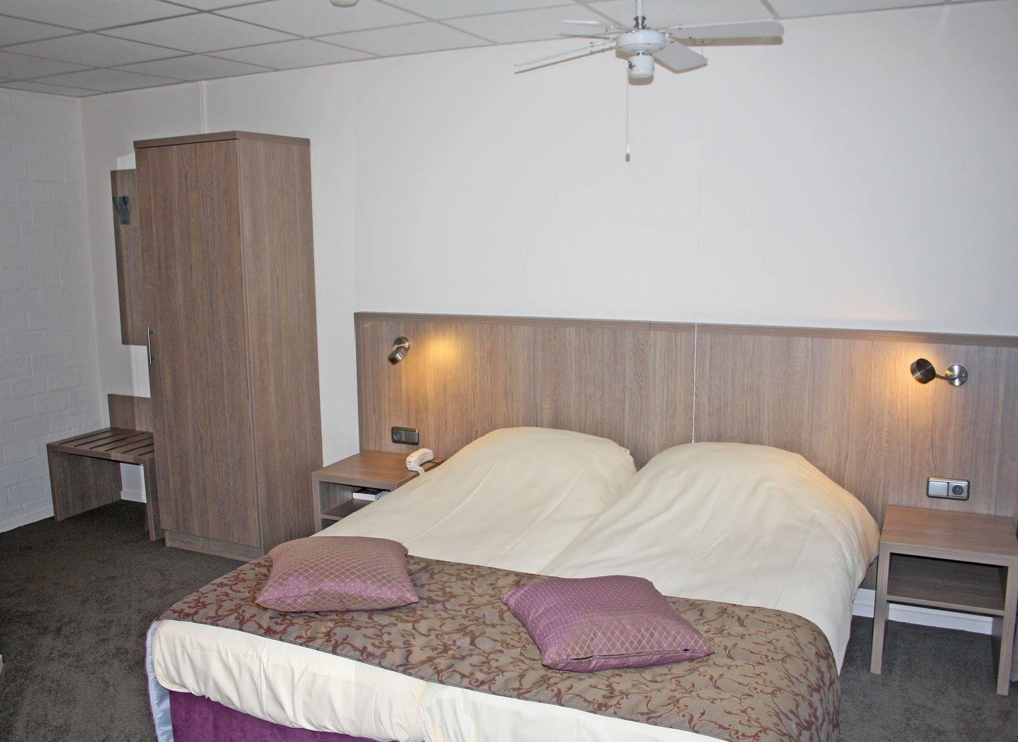 Eurohotel Λεουβάρντεν Εξωτερικό φωτογραφία