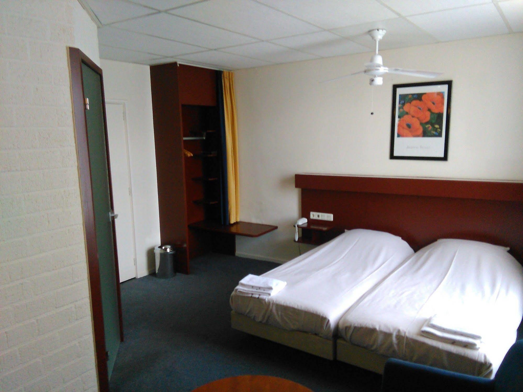 Eurohotel Λεουβάρντεν Εξωτερικό φωτογραφία