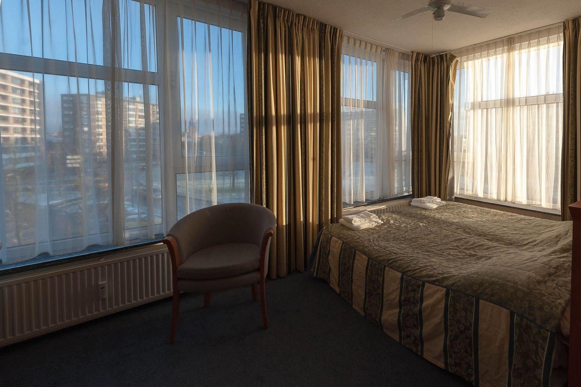 Eurohotel Λεουβάρντεν Εξωτερικό φωτογραφία
